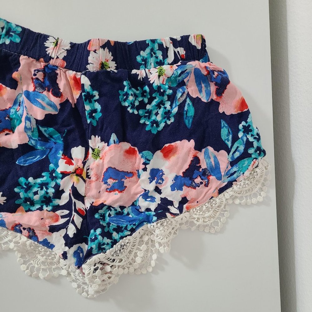 Floral Lace Shorts XS - Picture 9 of 11